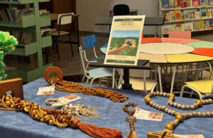 Circuito de exposições reúne artistas locais no Espaço Cultural Biblioteca Dante Alighieri em Santa Helena