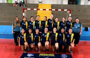 Equipe de Santa Helena disputa etapa única do Campeonato Paranaense de Handebol Sub-16 em Umuarama