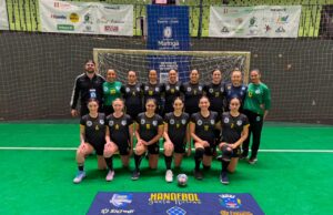 Equipe feminina de handebol de Santa Helena garante vaga no Final Four do Paranaense Equipe feminina de handebol de Santa Helena garante vaga no Final Four do Paranaense