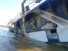 Incêndio destrói barco de turismo no Paraguai