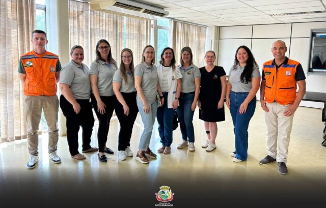 Capacitação sobre eventos climáticos em Pato Bragado Profissionais da educação e equipe técnica de Pato Bragado participam de capacitação sobre eventos climáticos