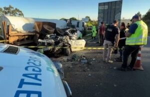 Caminhão não consegue frear em congestionamento em rodovia e provoca acidente com um morto e quatro feridos, no Paraná