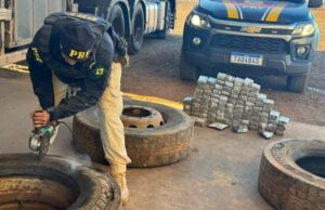 Caminhoneiro é preso com mais de 157 kg de drogas escondidos em estepes em Terra Roxa