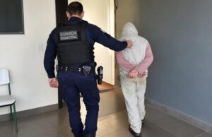 Homem invade casa e é encontrado na cama de moradora em Toledo
