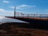 Embarcação construída em Puerto Indio entra na água e fortalece a geração de empregos na região