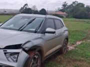 Carro capota após aquaplanagem e colisão na BR-163 entre Quatro Pontes e Marechal Cândido Rondon