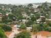 Cheia dos rios Paraná e Iguaçu alaga casas e força uso de barcos na fronteira entre Brasil e Paraguai