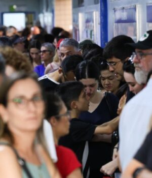 Renovação da Câmara federal chega a 35% e bancada feminina bate recorde